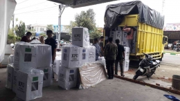 Logistik Pemilu saat mau diantar ke Desa/Kelurahan di Kabupaten Batang Hari jelang 14 Februari 2024. foto:pribadi