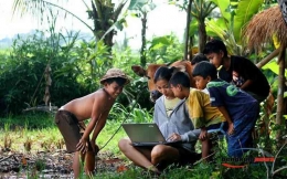 Ilustrasi Internet di Desa. (sumber gambar: Payungi.org)