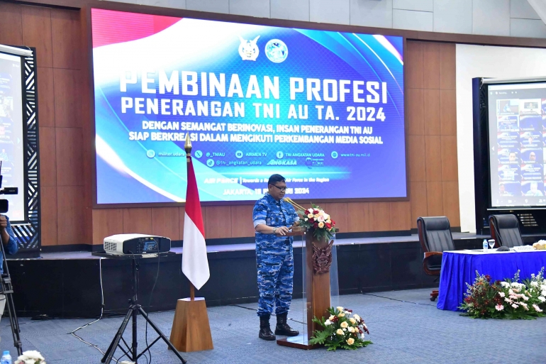 Kadispenau Marsekal Pertama TNI Agung Sasongkojati call-sign Sharky. Sumber foto: Kopda Renggar Bayu