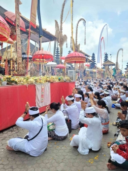 Agama Hindu menjadi fondasi tatanan kehidupan masyarakat Bali (dok.pribadi)