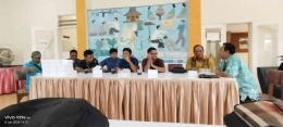 Diskusi ringan bersama Ketua Majelis Agung GKJW, Pdt. Natael Hermawan Prianto, di Balewiyata Malang (Dokpri)