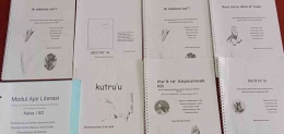 Produk buku berbahasa daerah SD Inpres Nekmese, foto: Roni Bani