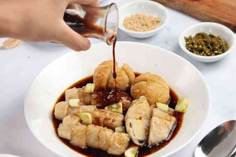 Pempek Palembang (foto: Shutterstock, Ketut Mahendri)