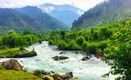 Sumber: Aru Valley Pahalgam | Top Things to Do & Best Time to Visit | Kashmir (tourmyindia.com) 