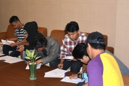 Proses rekrutmen tenaga lapangan untuk di Provinsi Sulawesi Tenggara (Sumber: Dokumentasi pribadi)