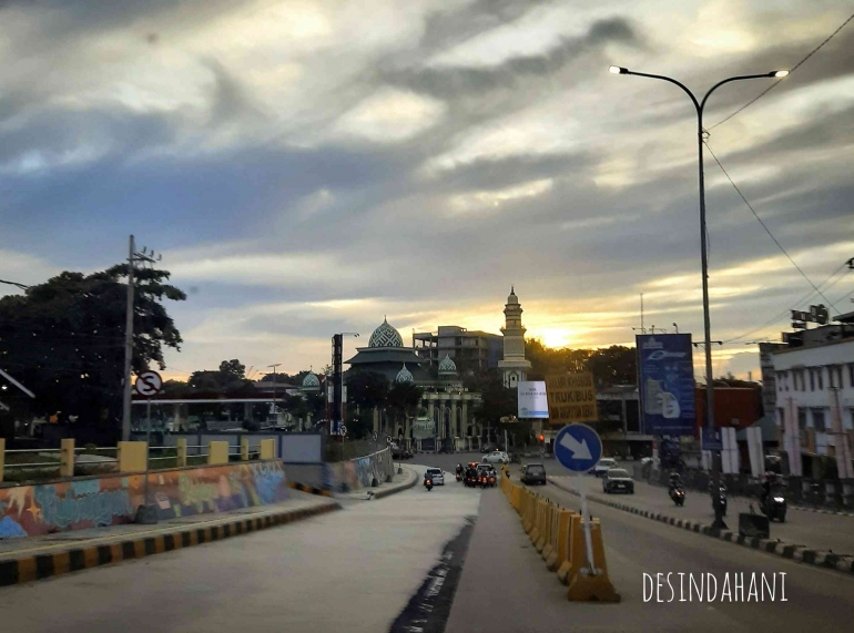 Mengelilingi Kota Balikpapan di sore hari | Sumber: Foto Desy Hani