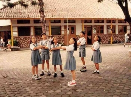 Salah satu scene Petualangan Sherina di sekolah. (Dok. imdb)