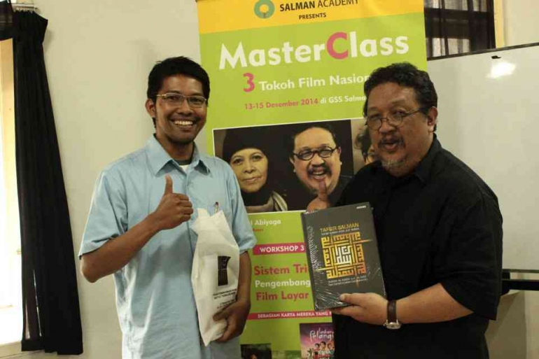 Berfoto dengan Didi Petet dalam program Master Class Salman Film Academy tahun 2014/Dok Pribadi