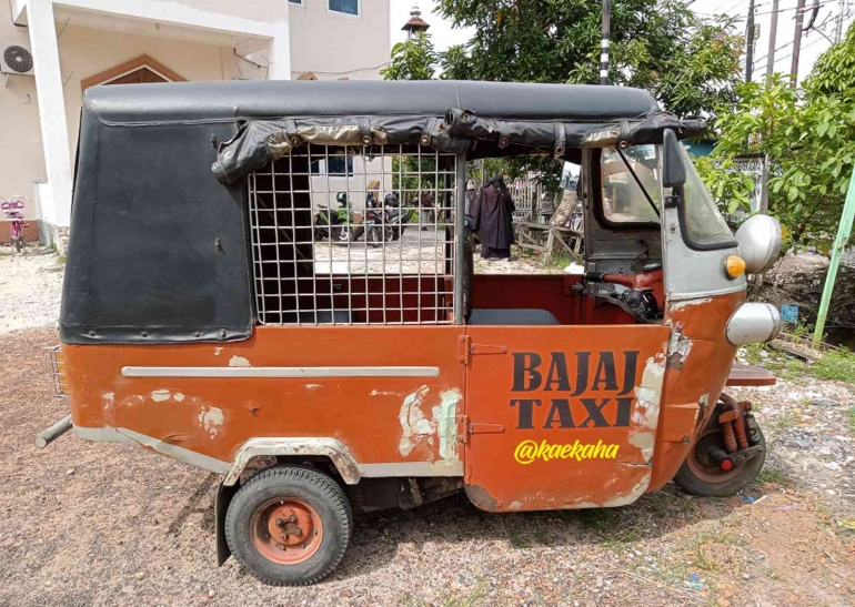 Bajaj Oranye yang Hanya Ada di Palembang, Banjarmasin dan Jakarta | @kaekaha