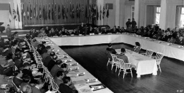 Konferensi di Bretton Woods. (Dok. dictio.id)