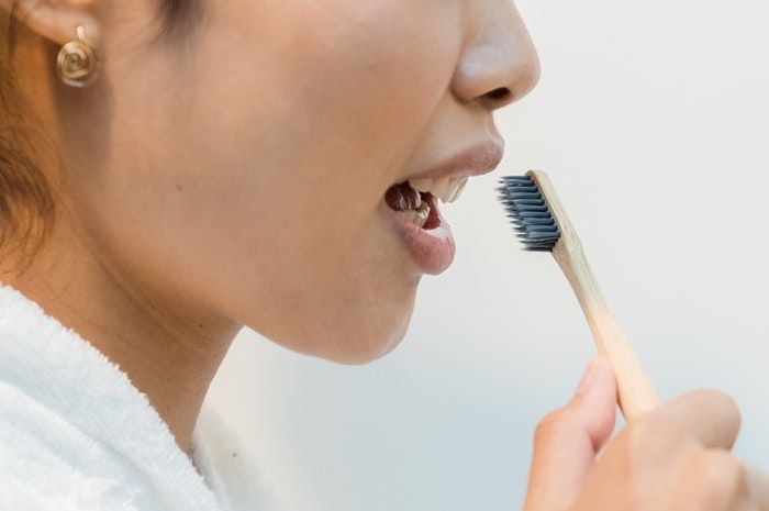 Ilustrasi gambar membersihkan gigi dan mulut. Gambar dari Pexels/GRETA HOFFMAN
