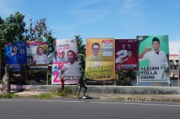ilustrasi: Baliho kader-kader partai yang coba maju pada Pileg 2024. (Foto: KOMPAS/KRISTIAN OKA PRASETYADI)