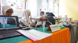 Karya penelitian siswa dalam acara Indonesia Research and Innovation (KOMPAS/PRADIPTA PANDU MUSTIKA) 