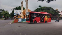 Bus Listrik Trans Semanggi K3 ketika berada di Kenjeran Park. - (Dokumentasi Pribadi)