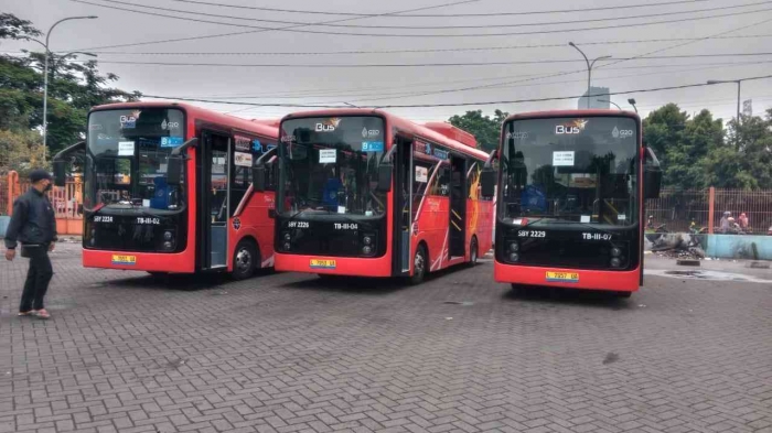 Bus Listrik ketika diisi dayanya di Terminal Bungurasih. - (Dokumentasi Pribadi)