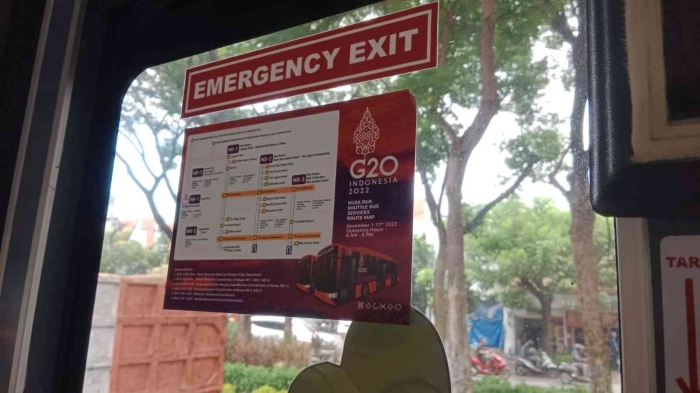 Tempelan bekas KTT G-20 yang belum dilepas. - (Dokumentasi Pribadi)