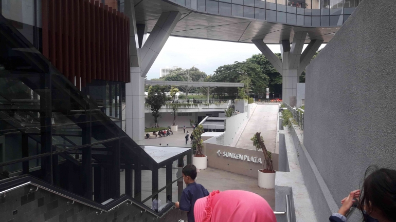 View menuju Tunnel yang menghubungkan ke stasiun kereta Jurang Manggu |Foto : Dokpri Amelia