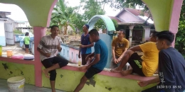 Pemuda dan Jamaah Masjid Gotong Royong Menyambut Bulan Suci Ramadan (dok pri)