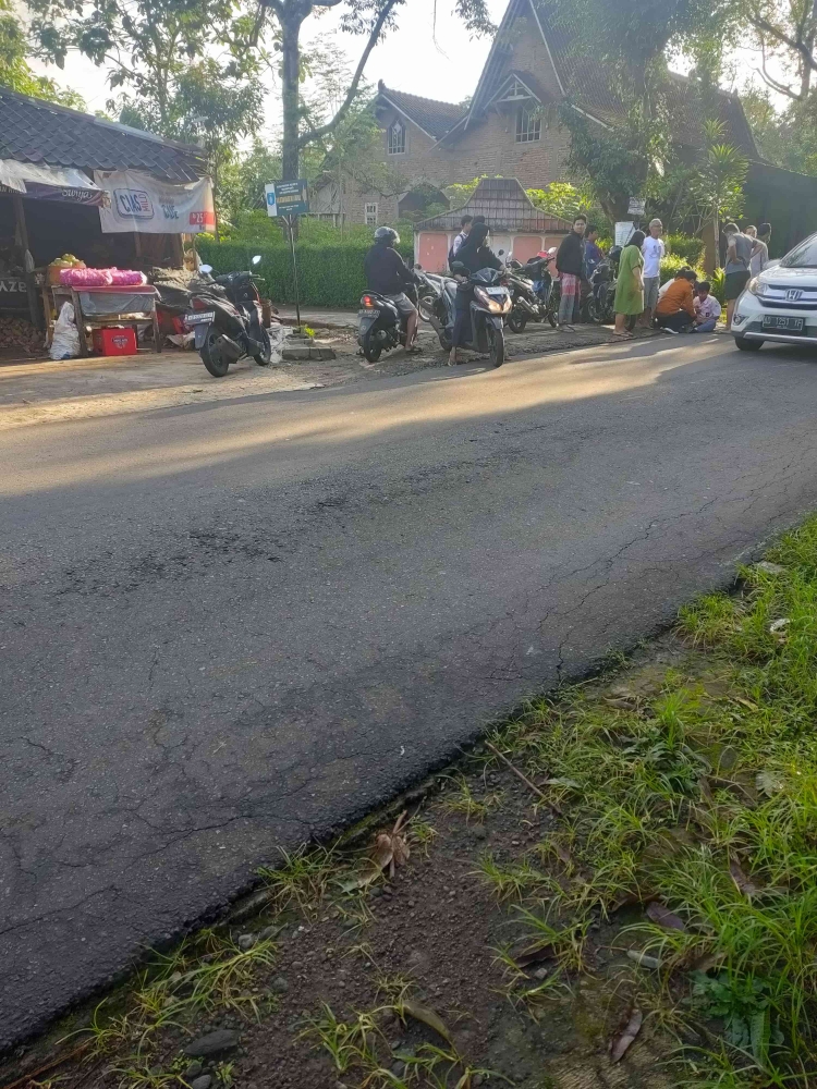 Kecelakaan di Jalan raya Sembuh Jumapolo Karanganyar libatkan anak SMAN 1 Jumapolo dan warga sekitar/Foto : Elinda Rizkasari