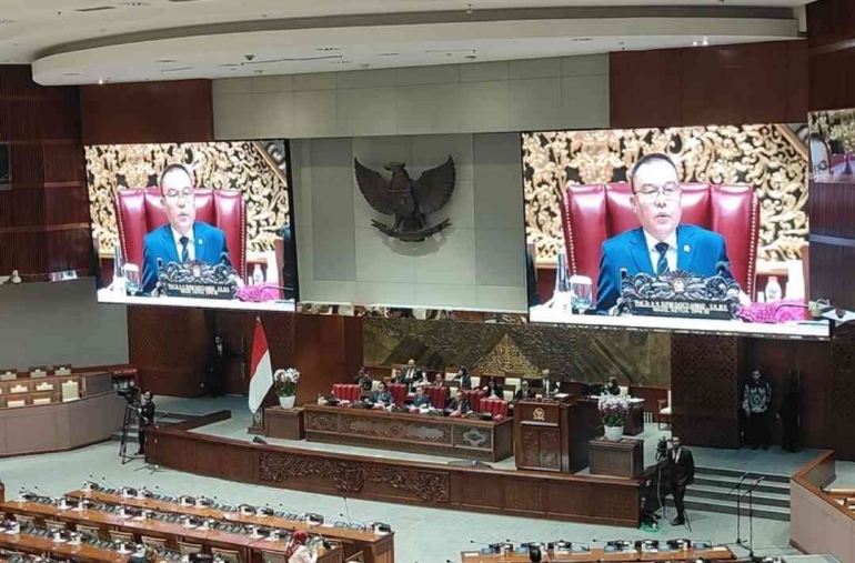 Wakil Ketua DPR Sufmi Dasco Ahmad saat memimpin rapat paripurna pembukaan masa sidang IV, Selasa (5/3/2024) pagi.(KOMPAS.com/NICHOLAS RYAN ADITYA)
