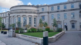 Brotherton Library, University of Leeds, UK yang didirikan pada tahun 1936. Sumber: dokpri