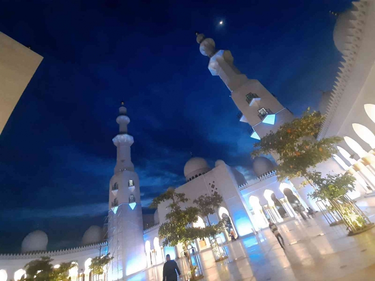 Masjid Sheikh Zayed (dok. pribadi)