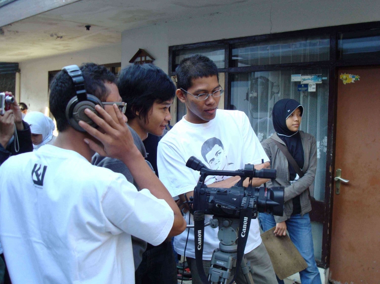 Shooting film indie Me, My Sister & Muhamad Ali pada tahun 2008. (Dok. Salman Films)