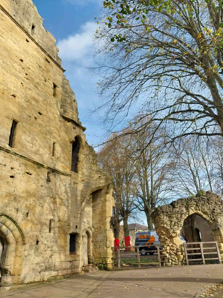 Kastil Knaresborough yang dibangun pada tahun 1070 tapi hancur karena perang sipil di Inggris. Sumber: dokpri