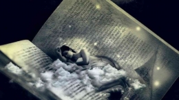 Foto ilustrasi arti mimpi atau orang yang sedang bermimpi di atas kertas. Sumber: Viva