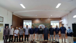 Para Pegawai/Pejabat KPPN Tasikmalaya, bersama Ustaz Anton Hilman Sulthan, LC dan para pegawai Purna Tugas (pensiun) saat menghadiri Tarkhib Ramadhan/Dok Pribadi