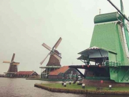 Kincir angin di Zaanse Schans. Sumber gambar dokumen pribadi