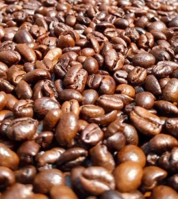 Roasted bean produk WayKan Coffee (dok foto: Comdev BWKM)