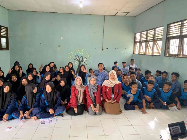  (dokpri) Bersama pelajar SMP Muhammadiyah Bi'ih