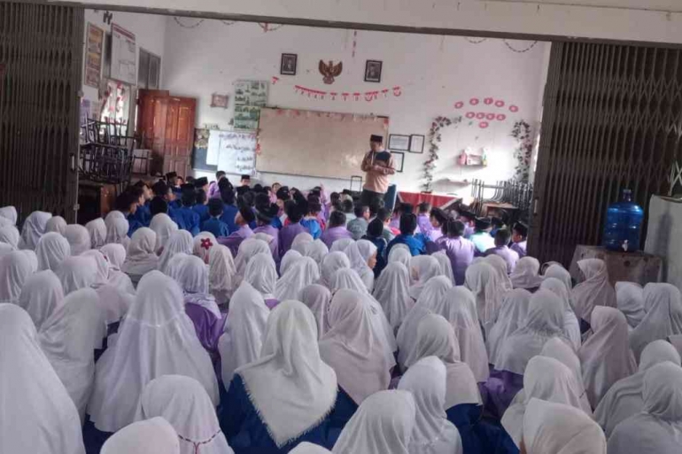 Pembekalan guru PAI untuk siswa menyambung puasa Ramadhan. (foto Akbar Pitopang)