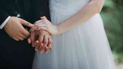 Ilustrasi pernikahan. Foto : iStock/Luke Chan/ cnnindonesia.com