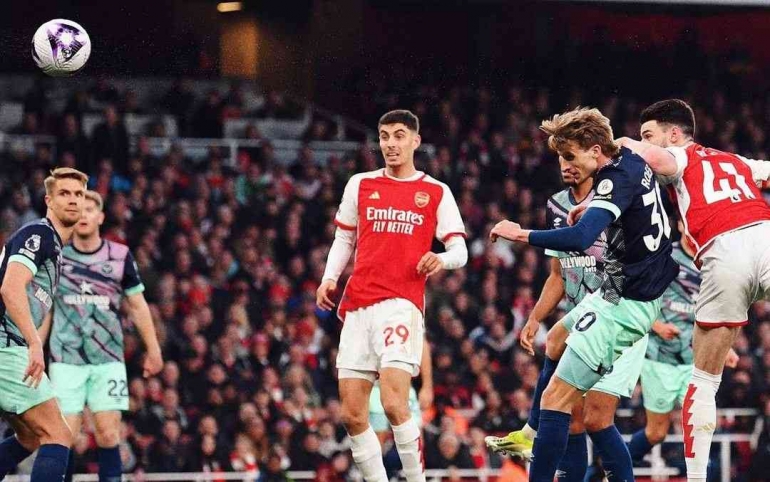 Arsenal kini berada di puncak klasemen Liga Premier. (Instagram @arsenal)