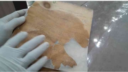Restorasi Arsip Statis bernilai sejarah dengan laminasi menggunakan kertas tisu jepang (Dokpri/Subhan)