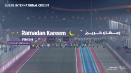 Sambutan bulan ramadan di sirkuit Losail, Qatar. Sumber: @MotoGP