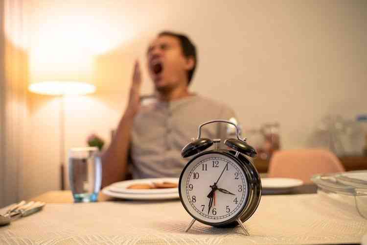 Pasca sahur beresiko ngantuk dan ketiduran. (Sumber: Shutterstock/Odua Images via Kompas.com)