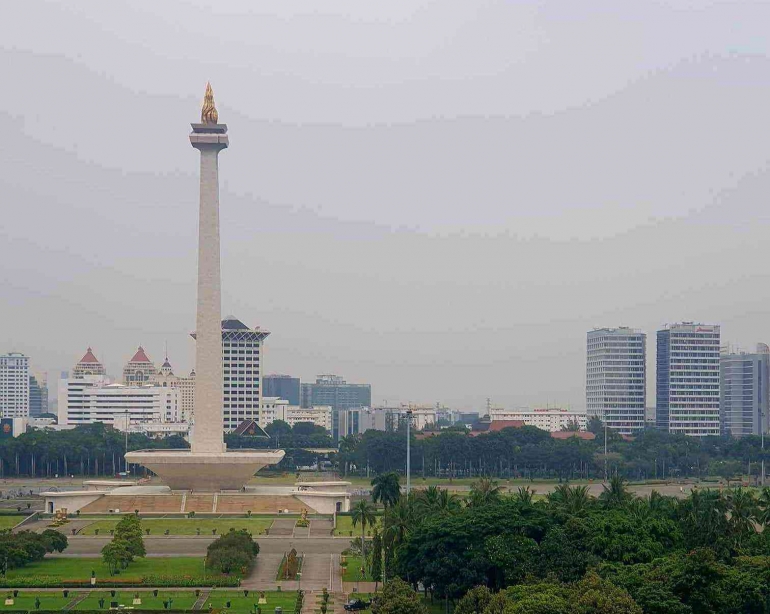 Pemandangan Jakarta Monas dari jendela Museum Gajah di Merdeka Barat. (Foto: Tira Hadiatmojo)