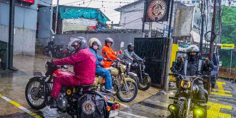 Berfoto sebelum berangkat di depan Sekre. RoRI Nasional. (Kangmox)