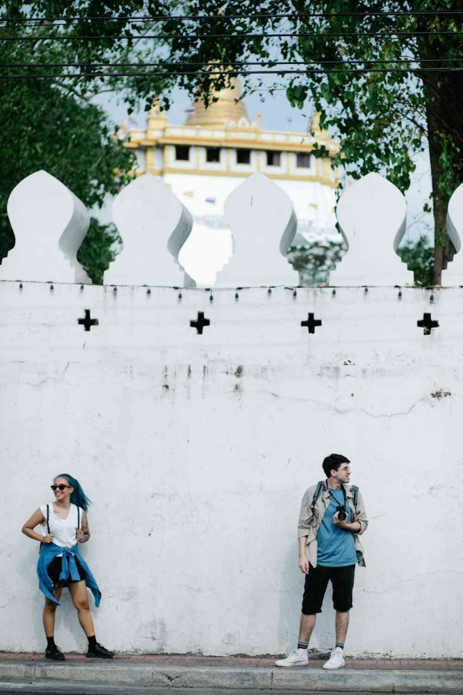 Ilustrasi 2 orang turis (Foto : George Pak via Pexels)