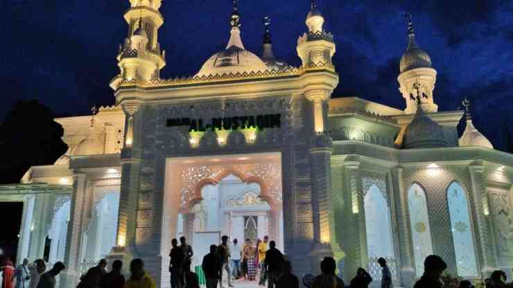 Berlomba-lomba dalam kebaikan, mengejar target taqwa untuk Ramadhan. (foto Akbar Pitopang)