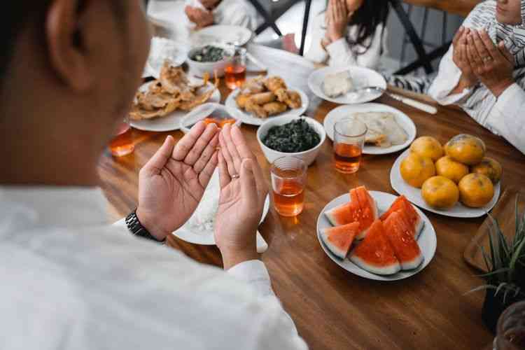 Ilustrasi buka puasa bersama(SHUTTERSTOCK/Odua Images via Kompas.com)