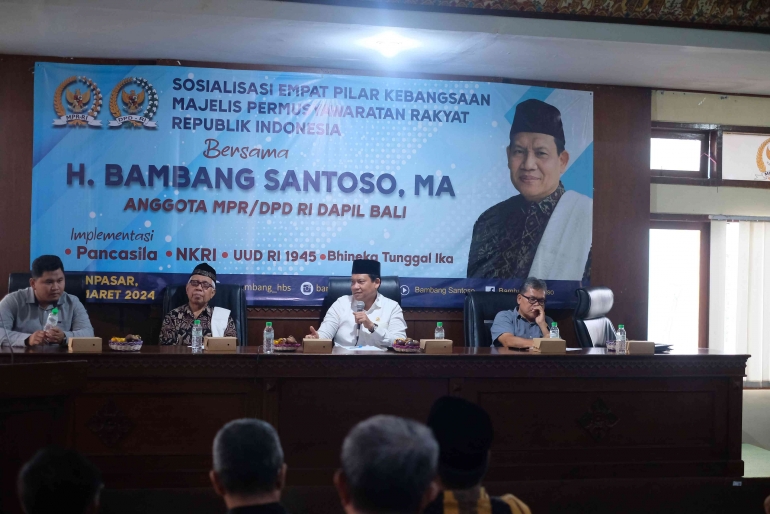 Senator Asal Bali Bambang Santoso melakukan Sosialisasi Empat Pilar Kebangsaan bersama MUI Prov. Bali sebagai mitra, Denpasar, Sabtu (09/03)/dokpri