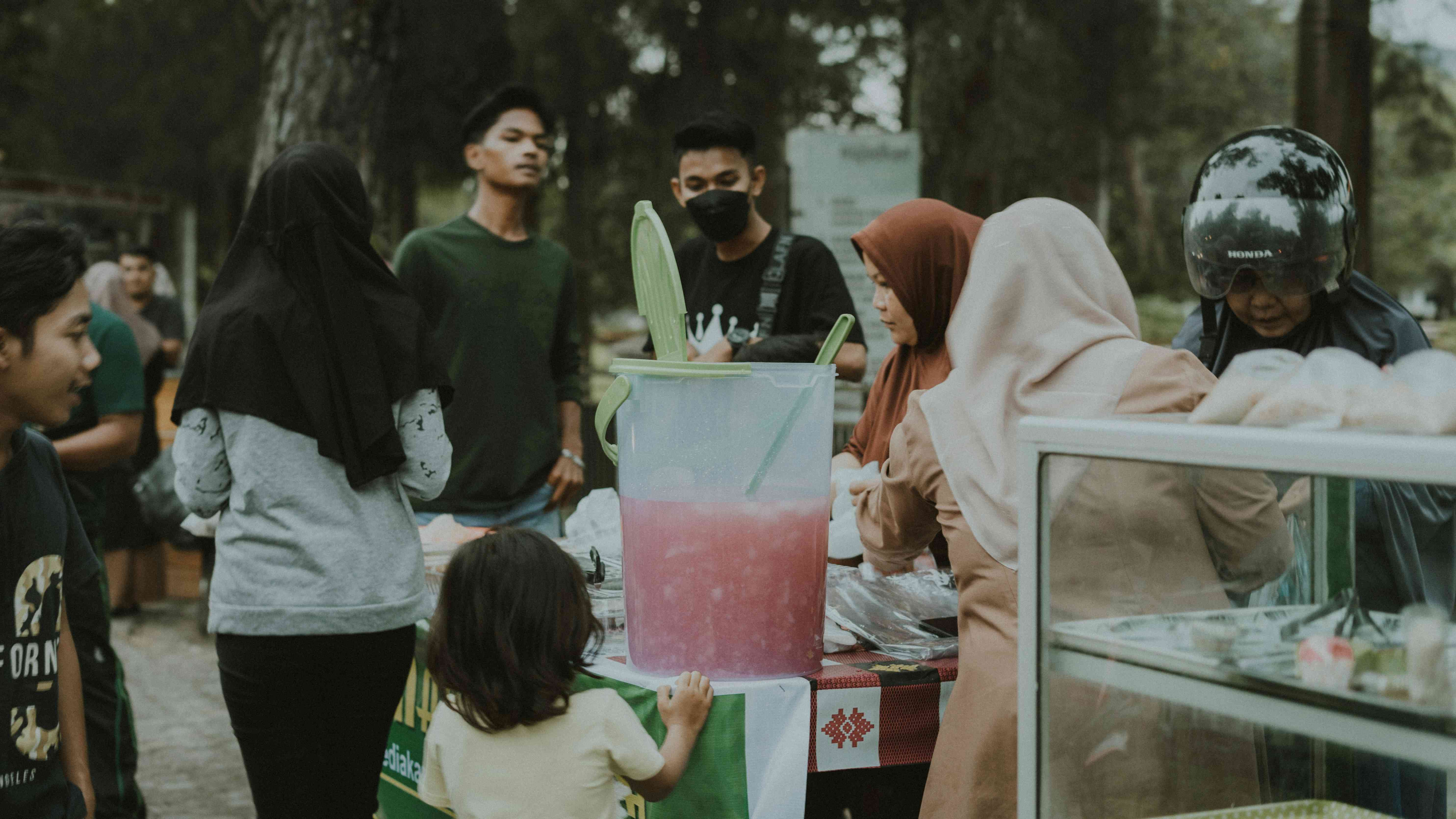 Puasa Bukan Sekedar Menahan Lapar: Makna Penting Berpuasa - Atanshoo (Umar Ben on Unsplash)