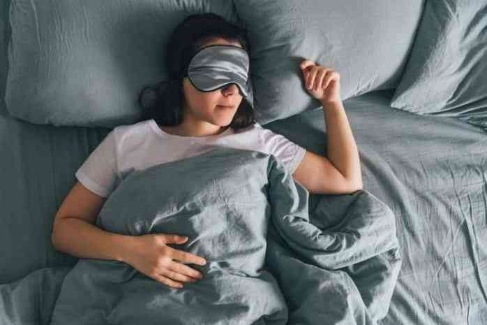 Risiko Kesehatan Akibat Langsung Tidur setelah Sahur sumber gambar hellosehat.com