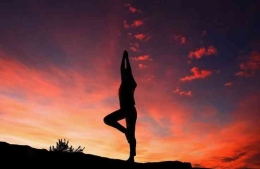 Manfaat Yoga, Bisa Mengobati Sakit Punggung dan Arthritis (kompas.com) 