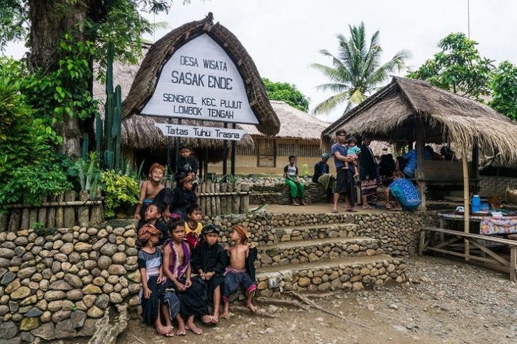 Tempat wisata bernama Desa Wisata Sasak Ende di Kabupaten Lombok Tengah, Nusa Tenggara Barat. (SHUTTERSTOCK/Julius Bramanto via kompas.com)