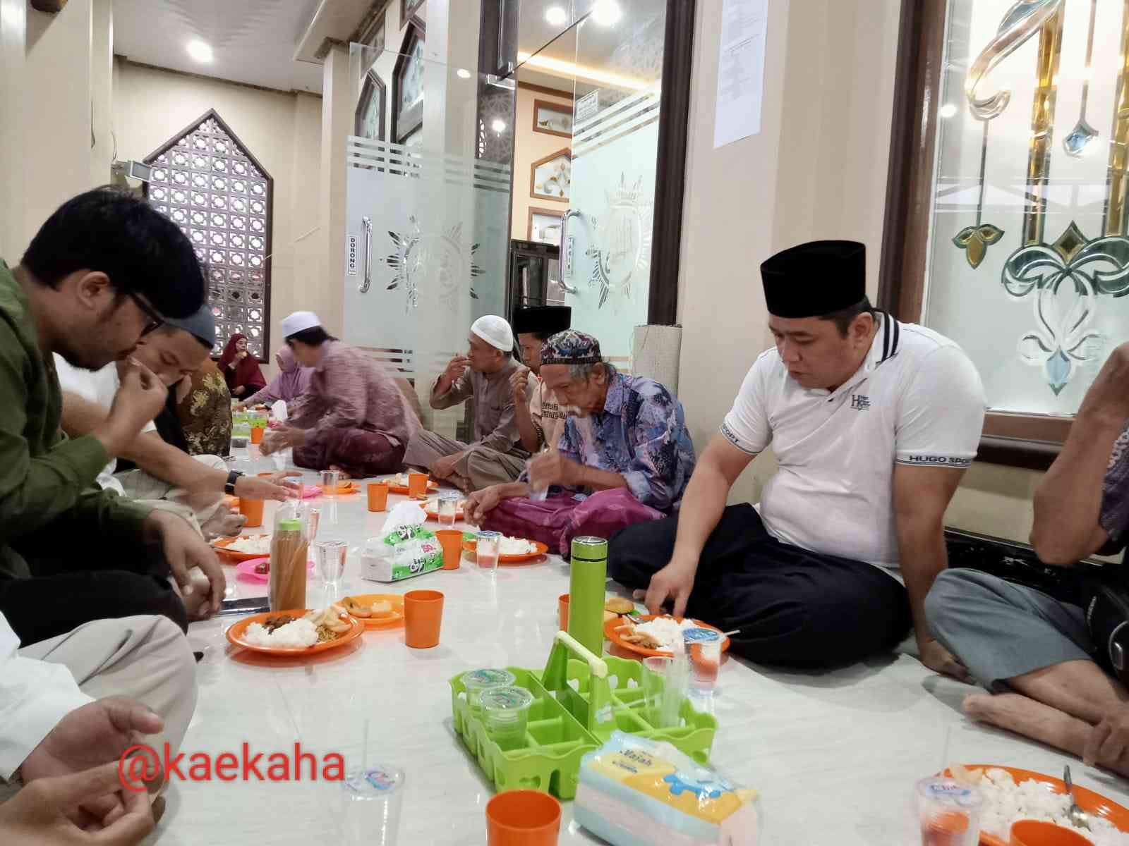 Buka Puasa Bersama Teman-teman | @kaekaha